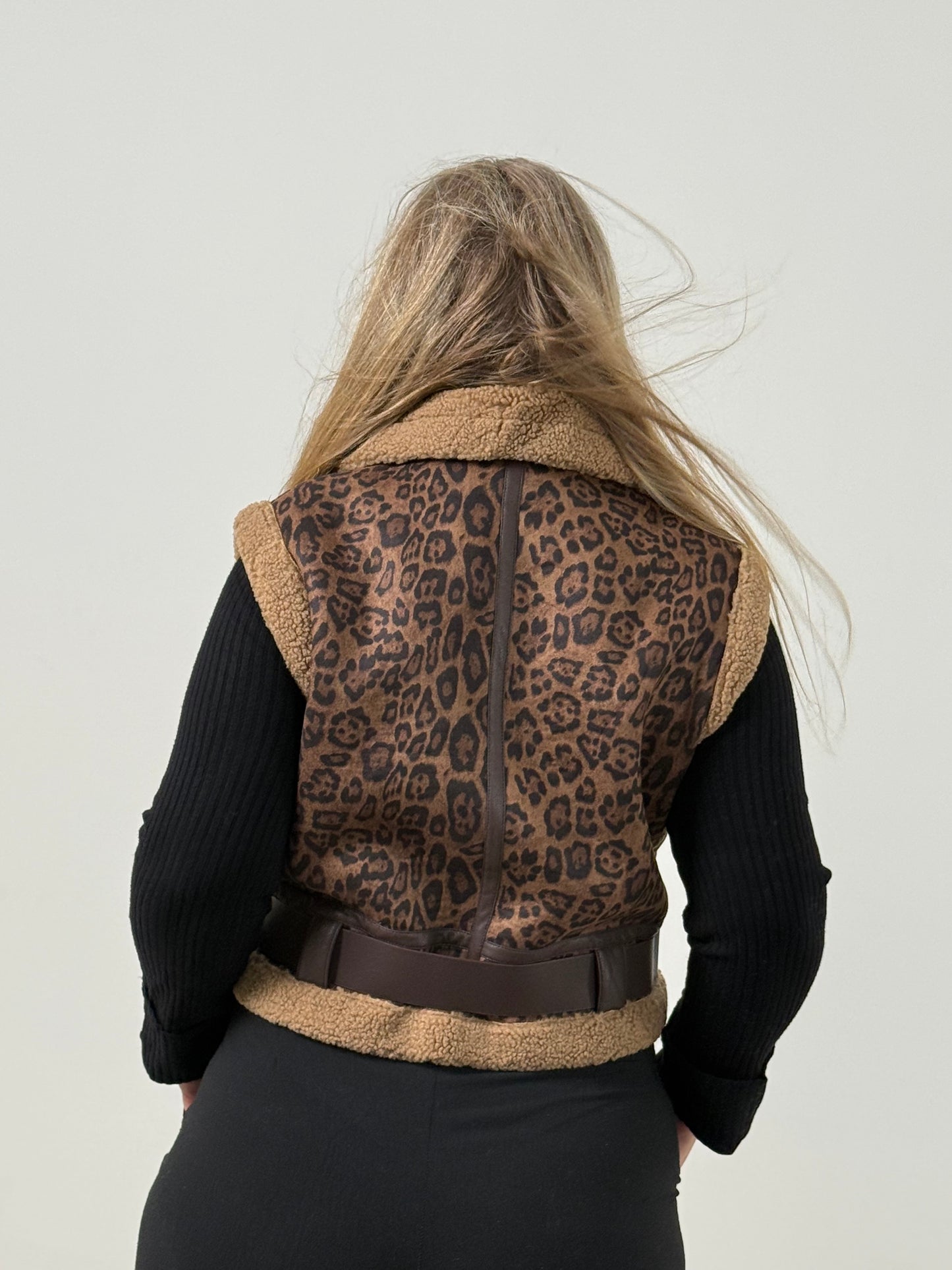 Chaleco Gamulán Corto Animal Print – Súper Canchero y Abrigado