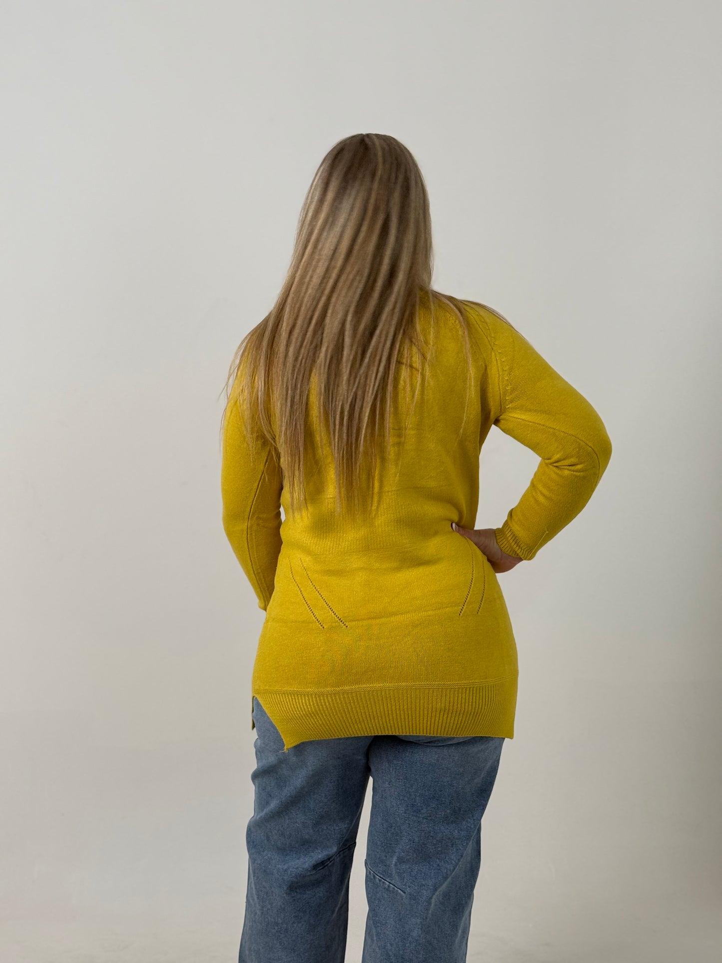 Sweater Largo Tejido Amarillo – Básico, Abrigado y Súper Combinable
