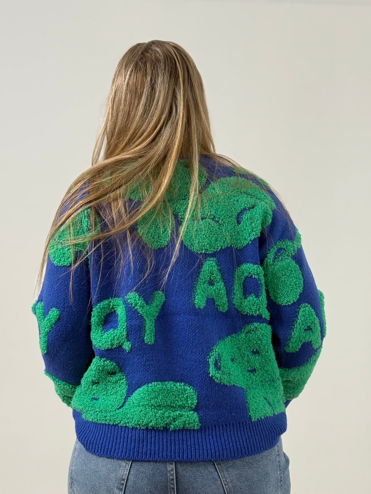 Sweater Tejido Estampado en Relieve – Súper Original y Moderno