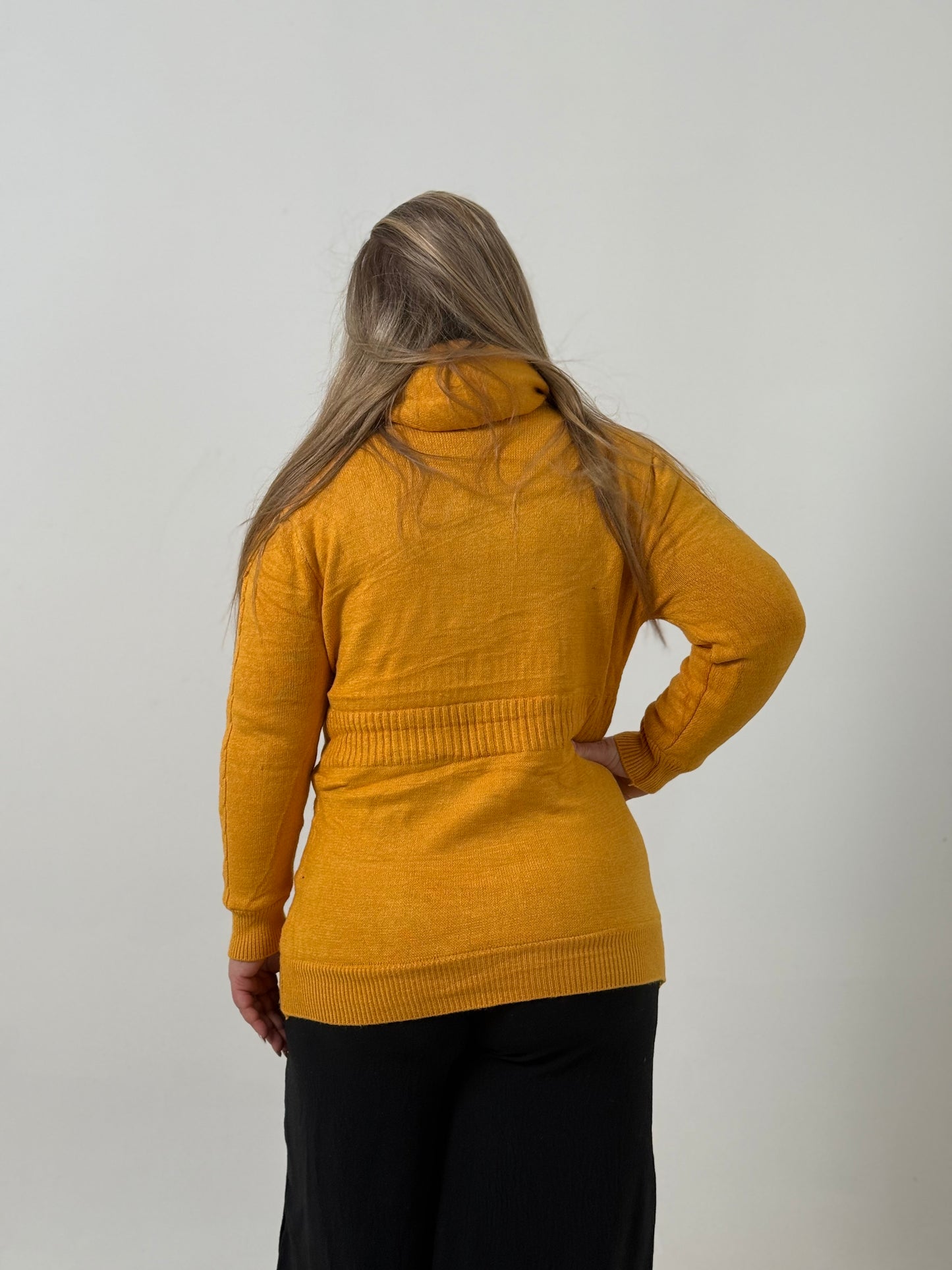Campera Tejida Amarilla con Cierre y Capucha – Cómoda y Abrigada