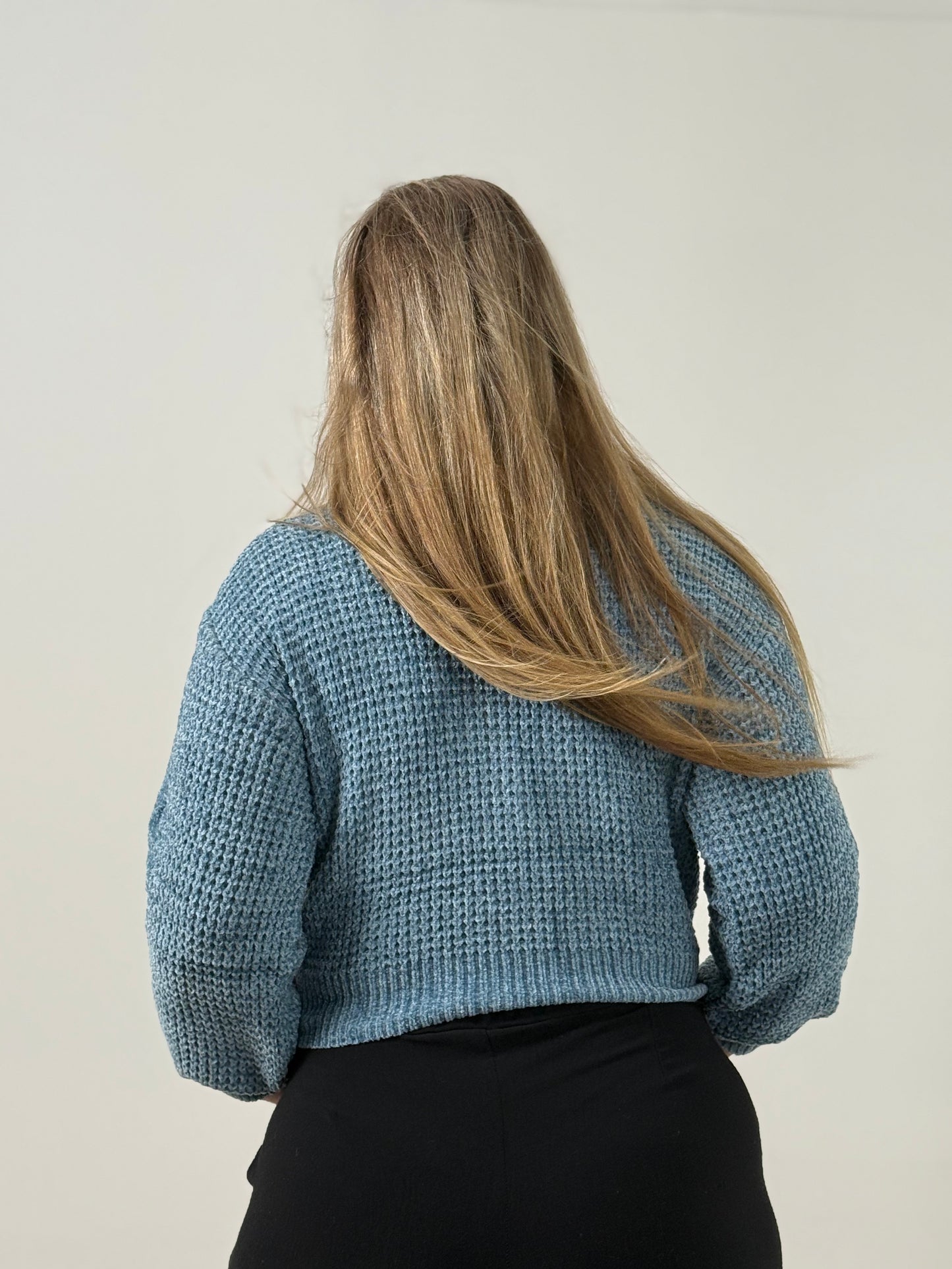 Sweater Tejido Cuello Alto en Tono Celeste – Elegante y Súper Abrigado