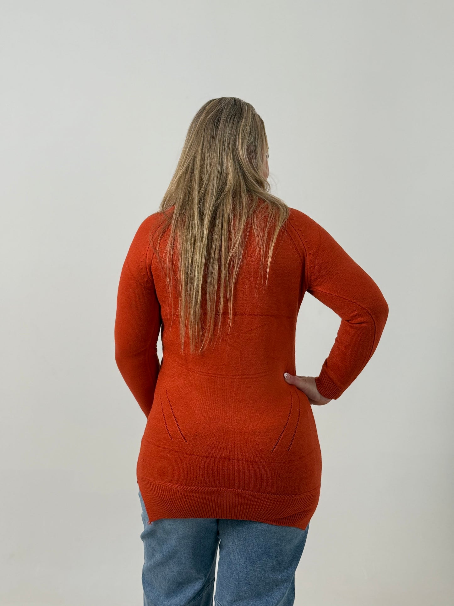 Sweater Largo Tejido Rojo – Básico, Abrigado y Súper Combinable