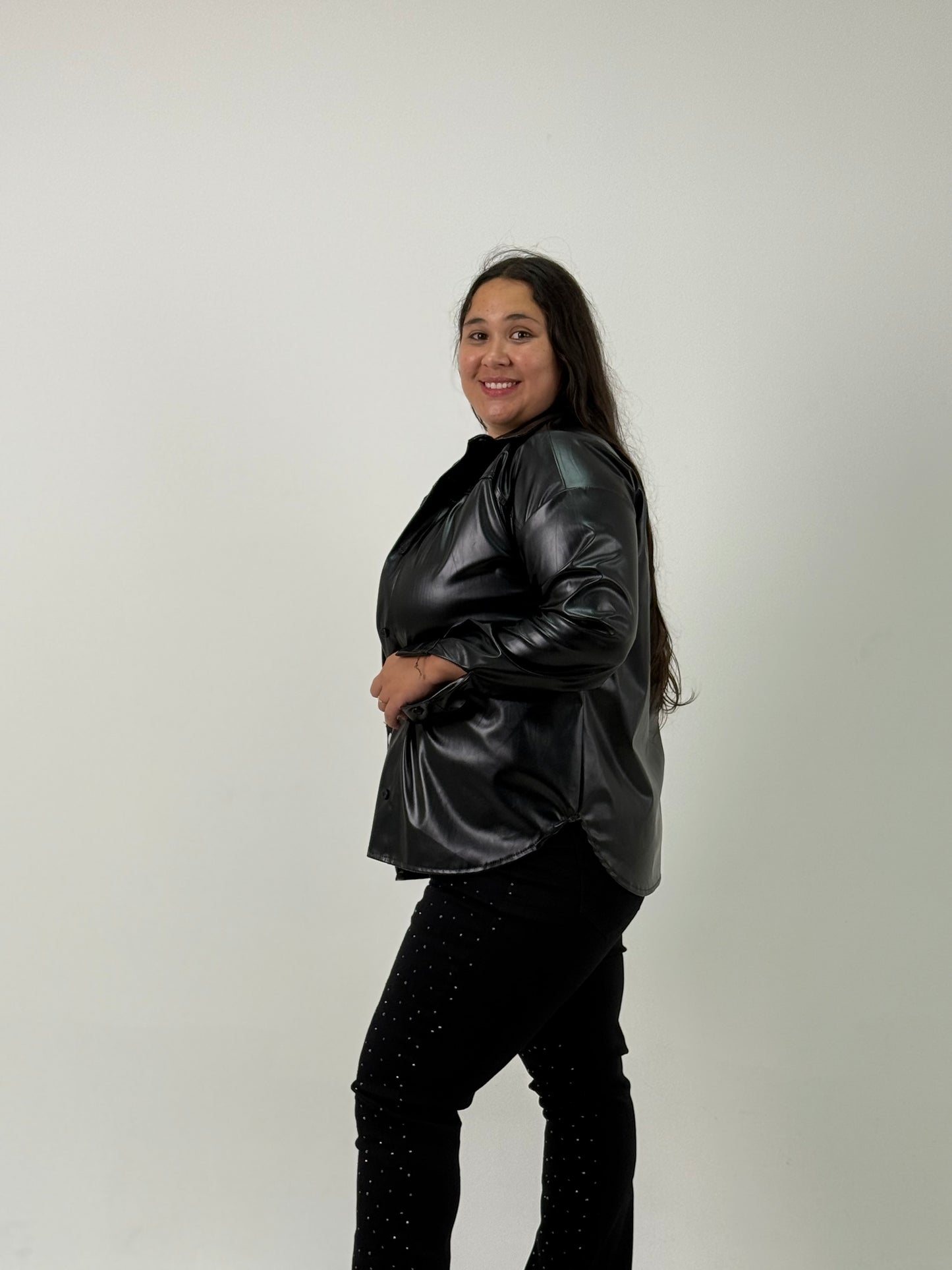 Chaqueta de Cuerina Plus Size – Negra