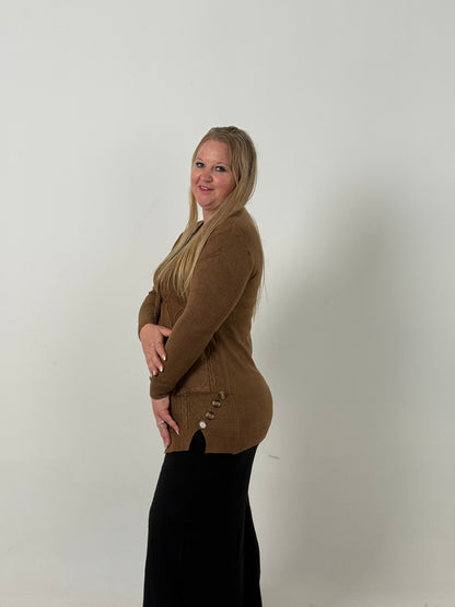 Cardigan Tejido Marron Clásico con Bolsillos – Elegancia y Confort