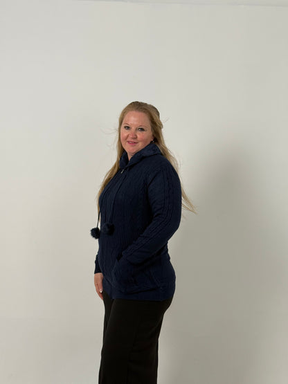Campera Tejida Azul Marino con Cierre y Capucha – Cómoda y Abrigada
