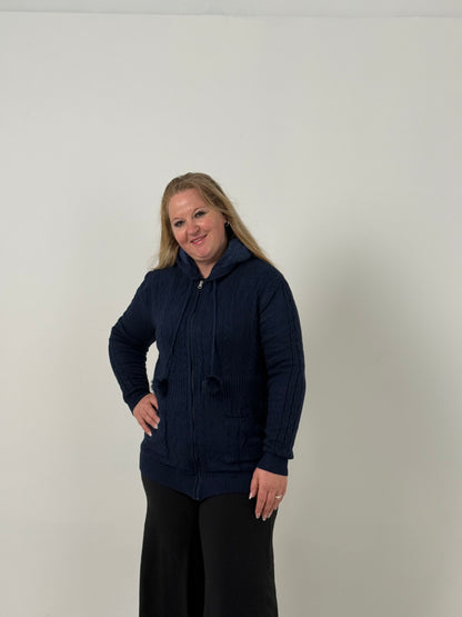 Campera Tejida Azul Marino con Cierre y Capucha – Cómoda y Abrigada