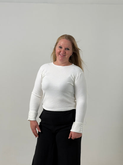 Sweater Tejido Morley en Tono Blanco– Básico Elegante y Versátil