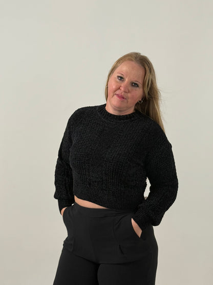 Sweater Tejido Cuello Alto en Tono Negro – Elegante y Súper Abrigado