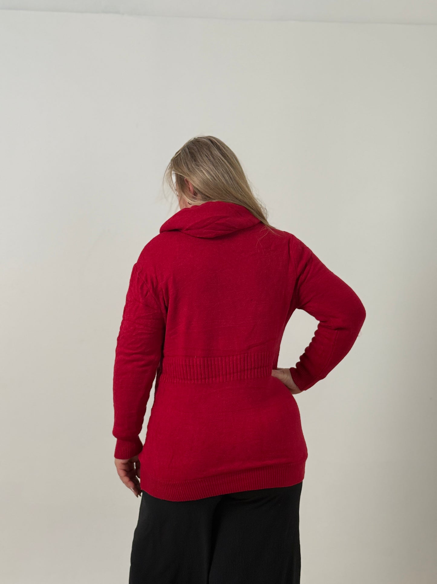 Campera Tejida Roja con Cierre y Capucha – Cómoda y Abrigada