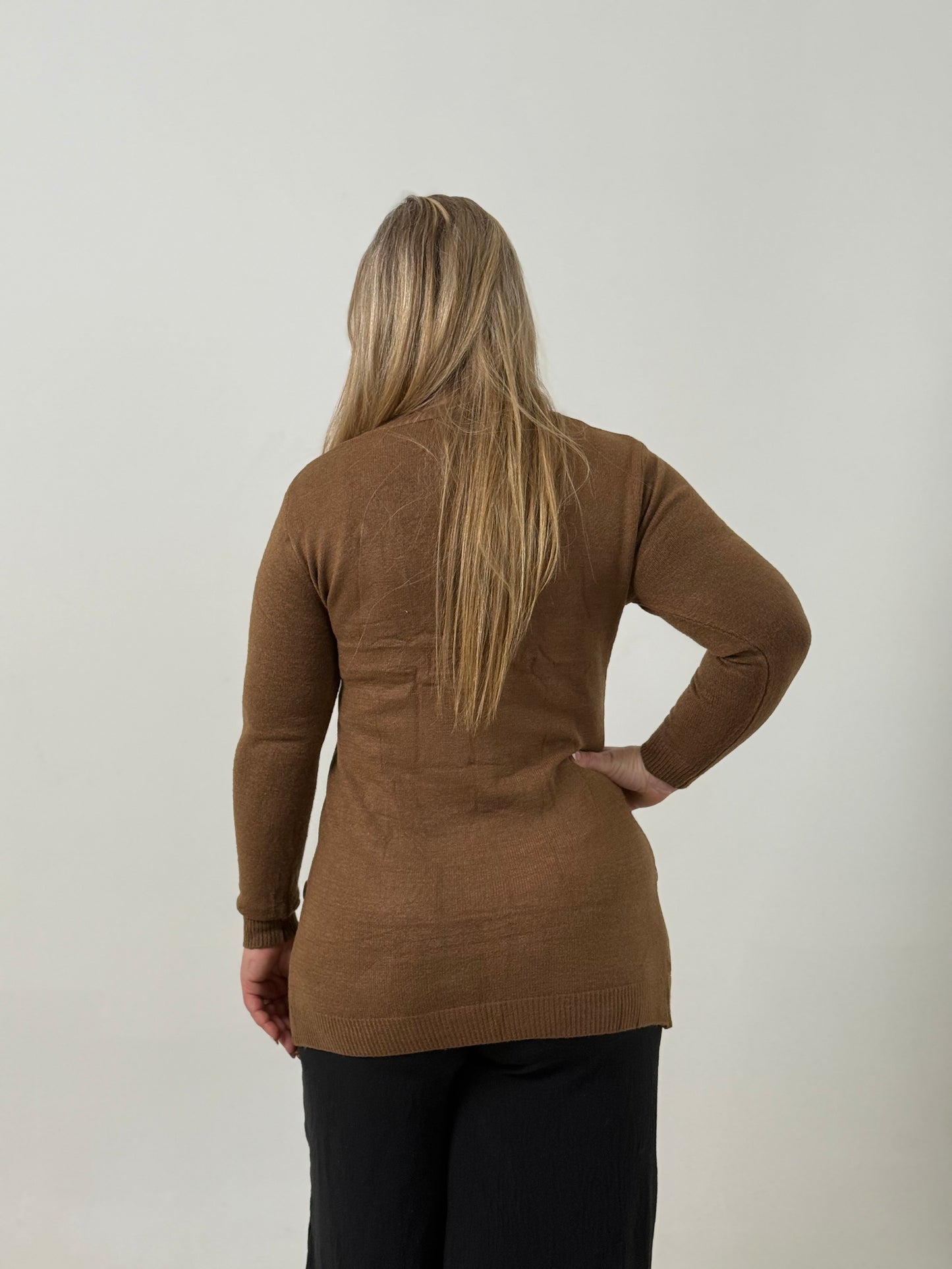 Cardigan Tejido Marron Clásico con Bolsillos – Elegancia y Confort