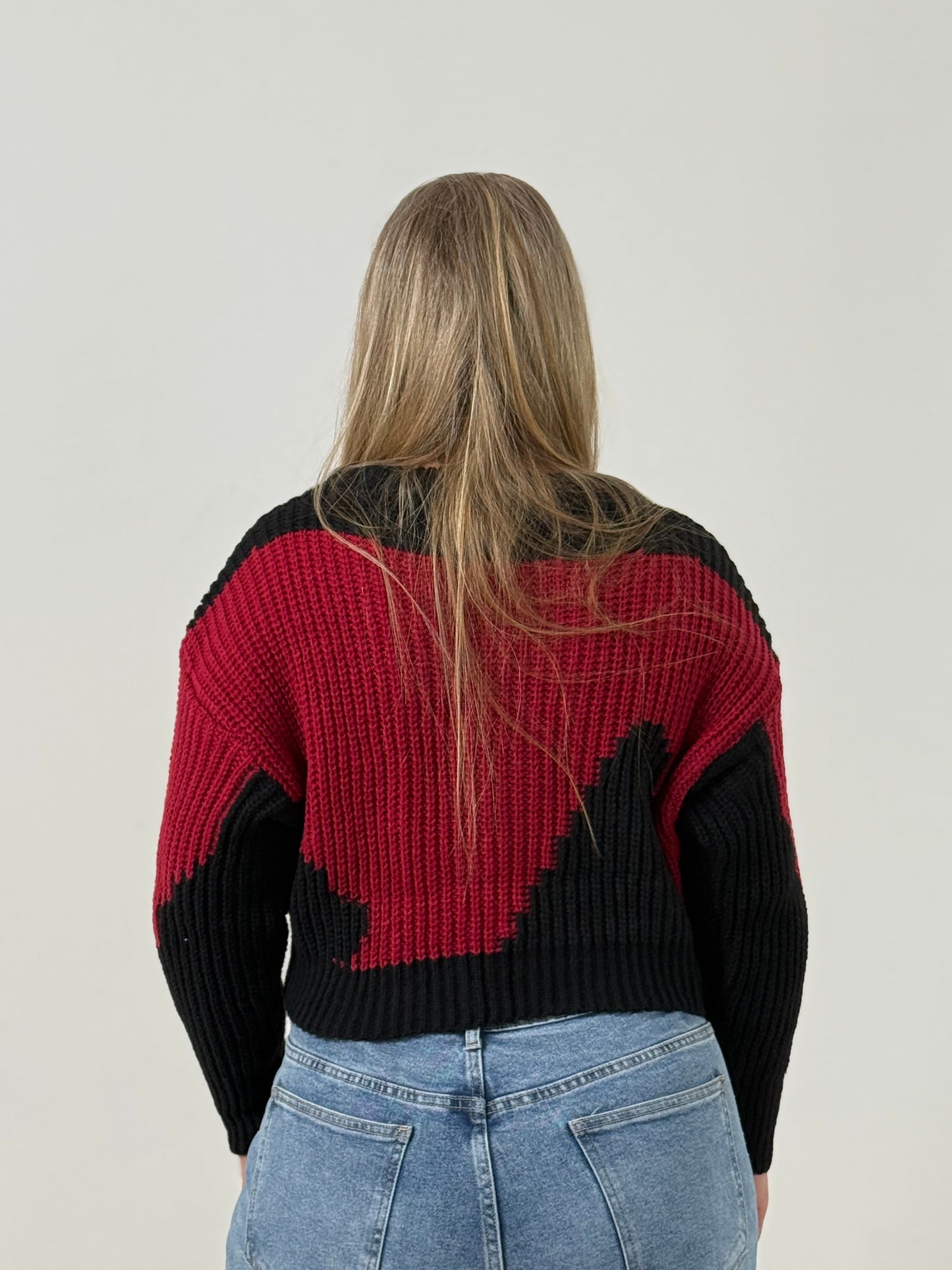 Sweater Crop Tejido Bicolor – Moderno y Súper Canchero