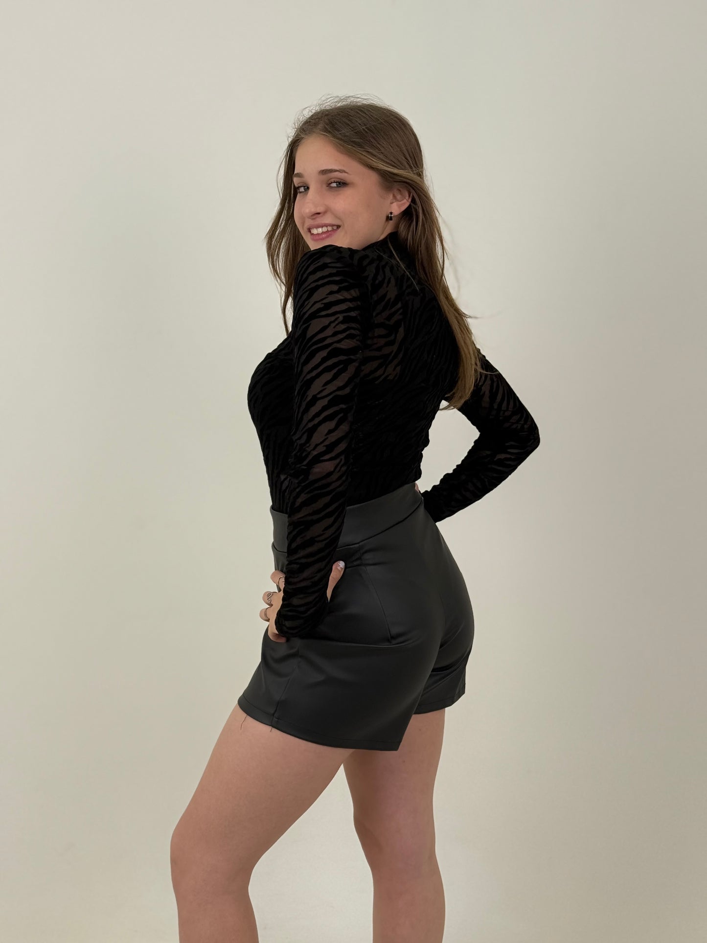 Body Manga Larga – Negro Con Diseño