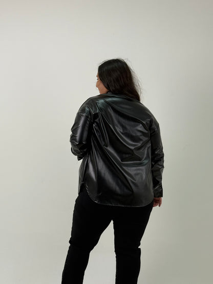 Chaqueta de Cuerina Plus Size – Negra