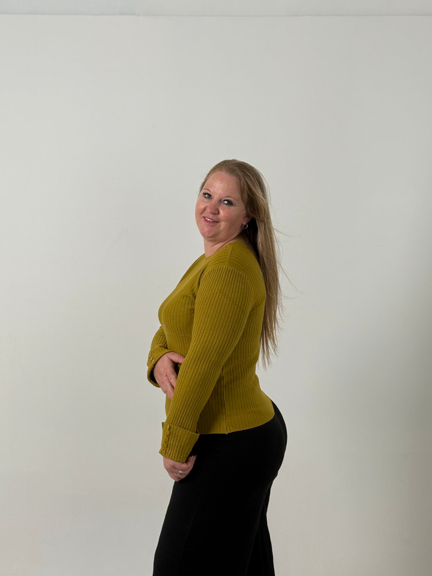 Sweater Tejido Morley en Tono Verde – Básico Elegante y Versátil