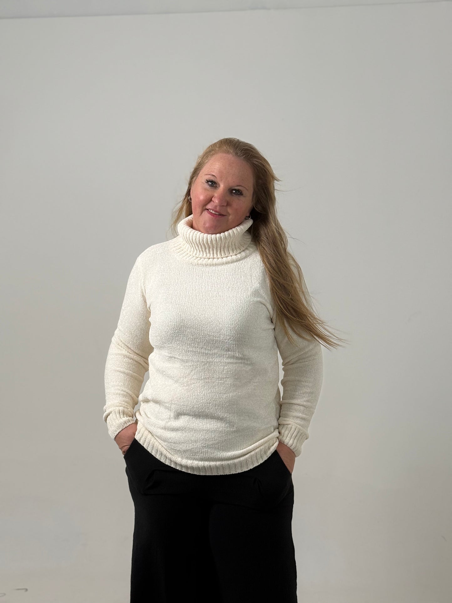 Sweater Tejido Cuello Polera Crudo – Abrigado y Clásico