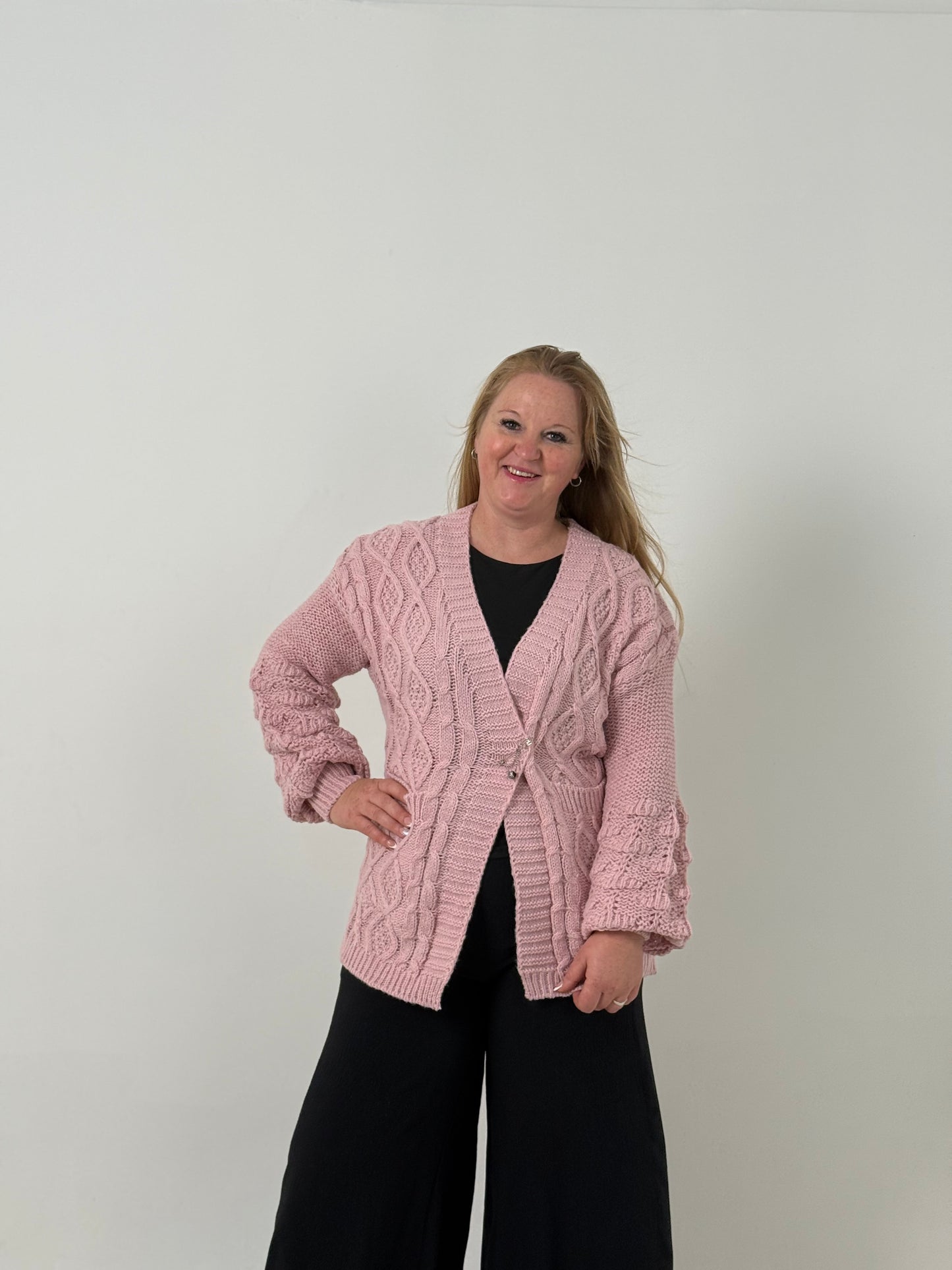 Cardigan Tejido Rosado con Bolsillos – Abrigo Elegante y Cómodo