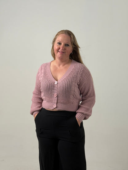 Cardigan Crop Tejido con Botones – Moderno y Súper Canchero