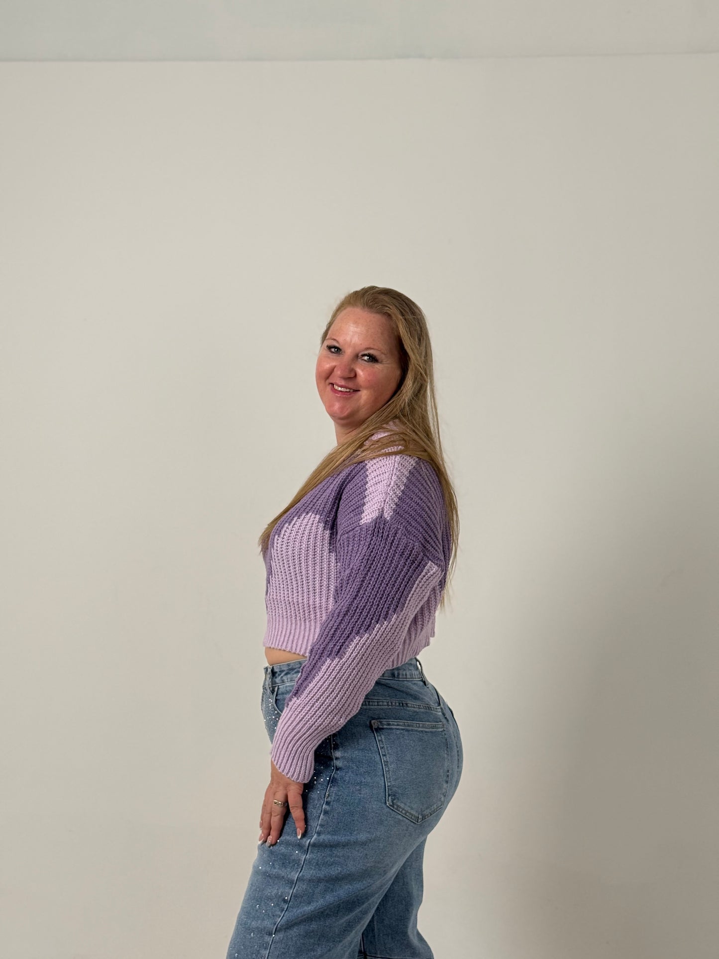Sweater Crop Tejido Bicolor – Moderno y Súper Canchero