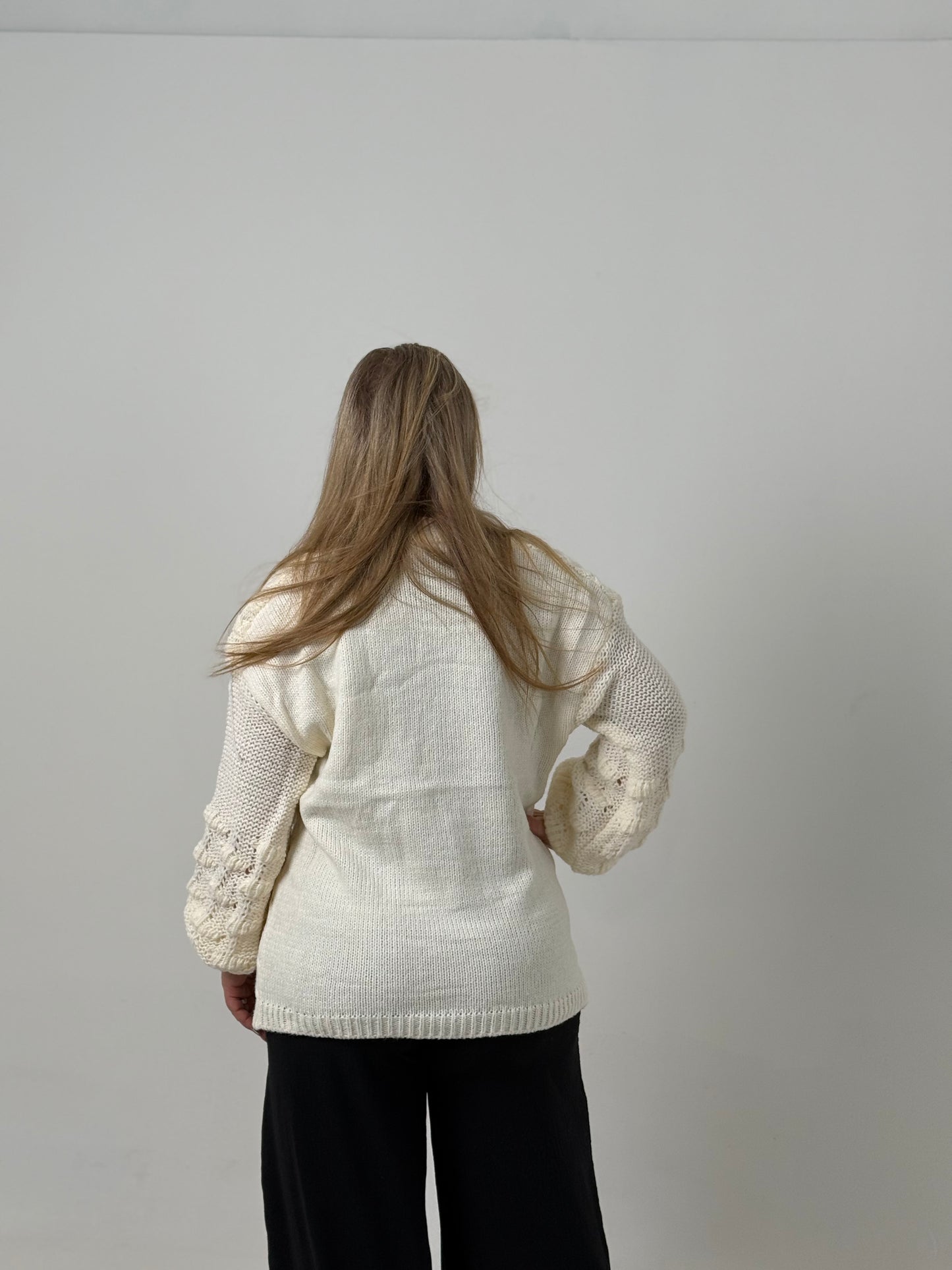 Cardigan Tejido Beige con Bolsillos – Abrigo Elegante y Cómodo
