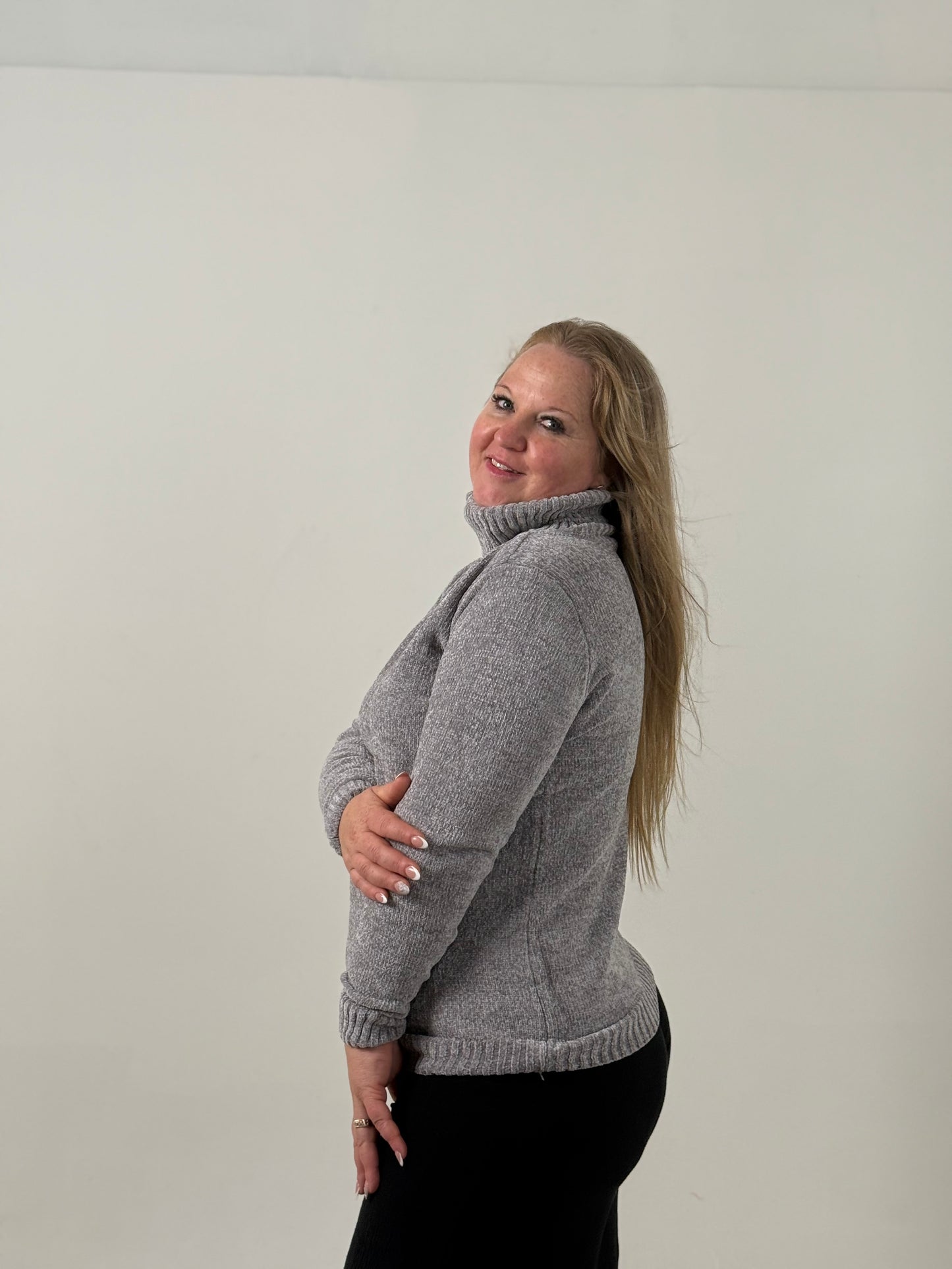 Sweater Tejido Cuello Polera Gris – Abrigado y Clásico