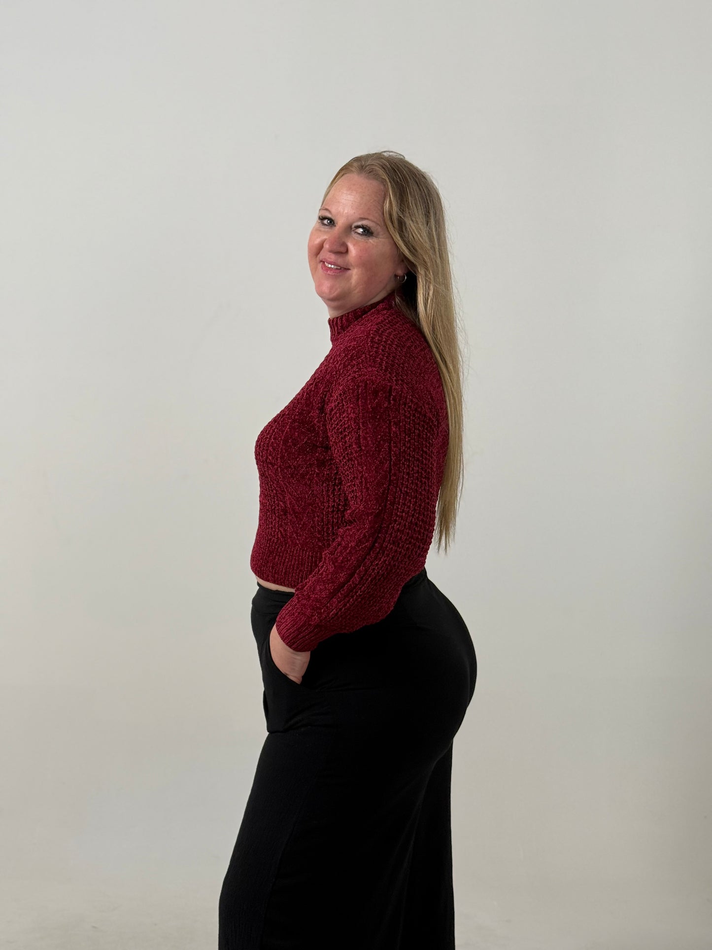 Sweater Tejido Cuello Alto en Tono Bordo – Elegante y Súper Abrigado