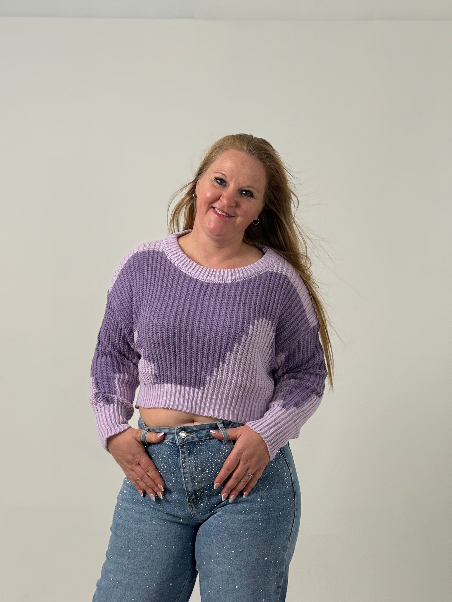 Sweater Crop Tejido Bicolor – Moderno y Súper Canchero