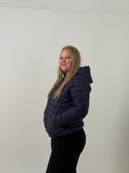 Campera Puffer con Capucha – Súper Abrigada y Liviana