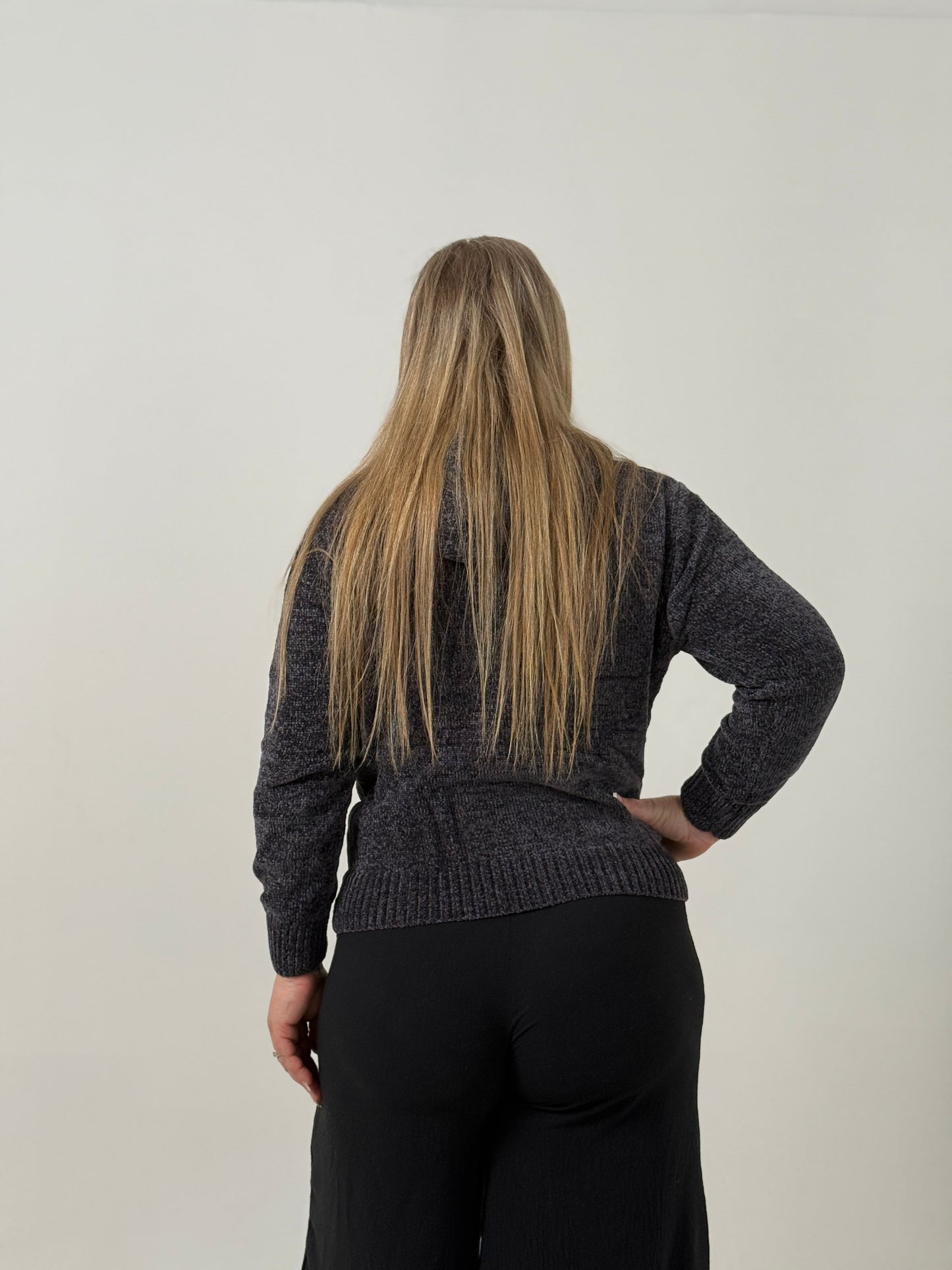 Buzo Tejido con Capucha Gris – Abrigado y Súper Cómodo