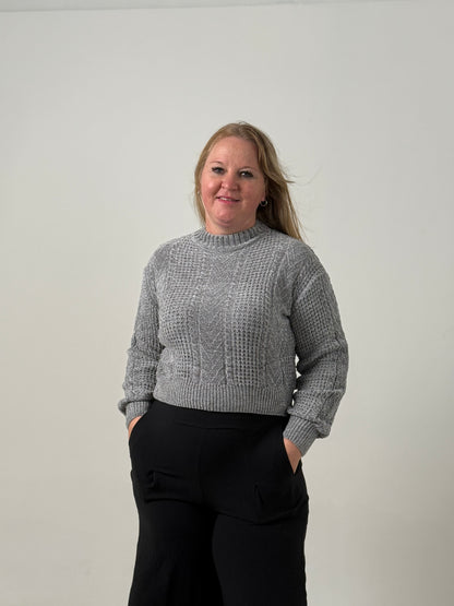 Sweater Tejido Cuello Alto en Tono Gris – Elegante y Súper Abrigado