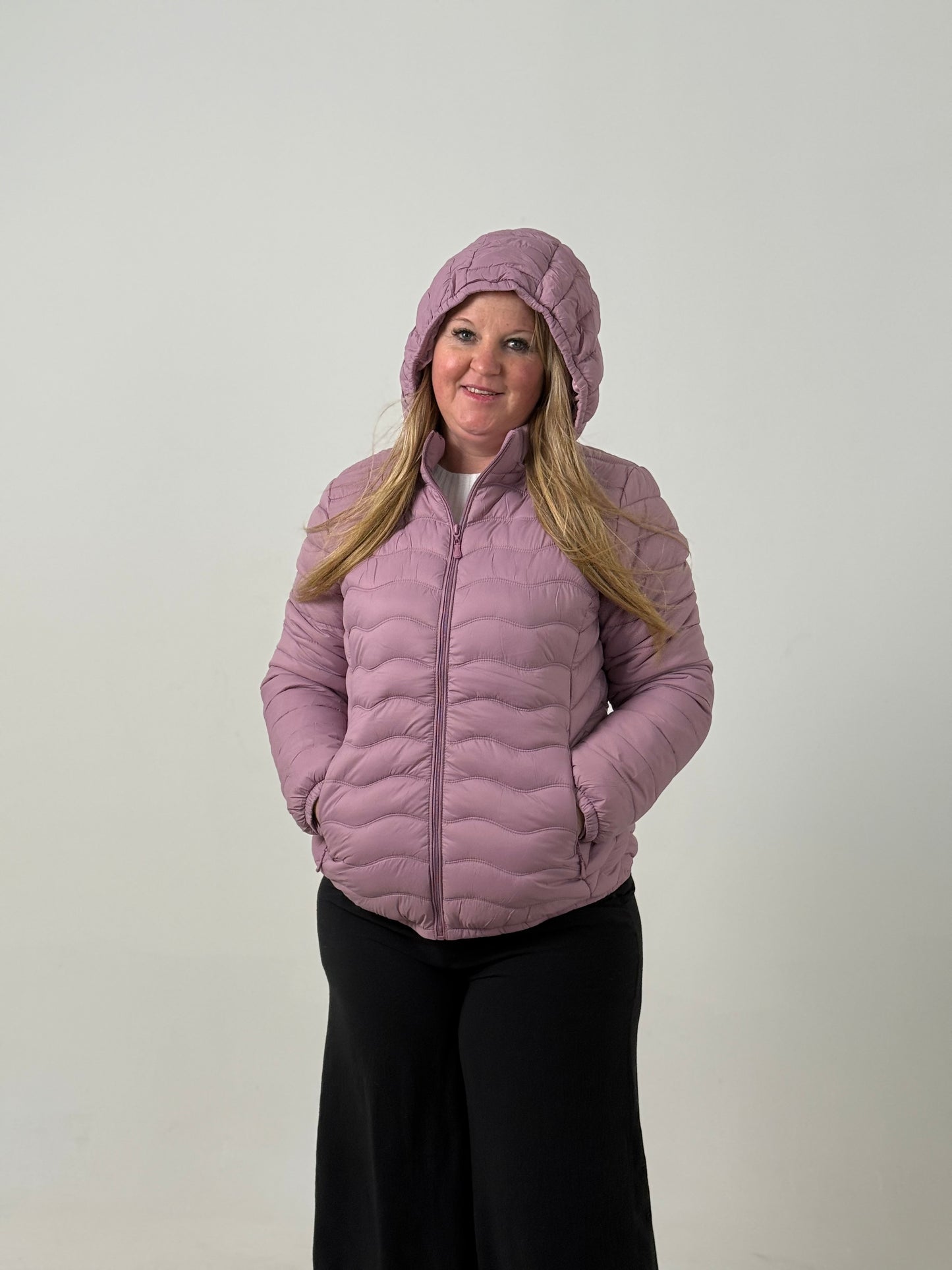Campera Puffer con Capucha – Súper Abrigada y Liviana