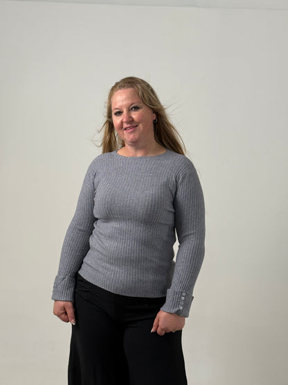 Sweater Tejido Morley en Tono Gris– Básico Elegante y Versátil