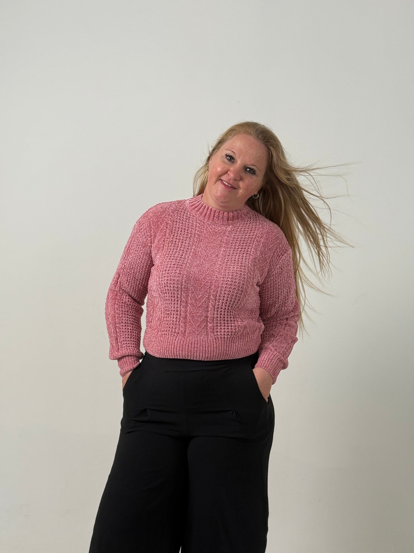 Sweater Tejido Cuello Alto en Tono Rosado – Elegante y Súper Abrigado